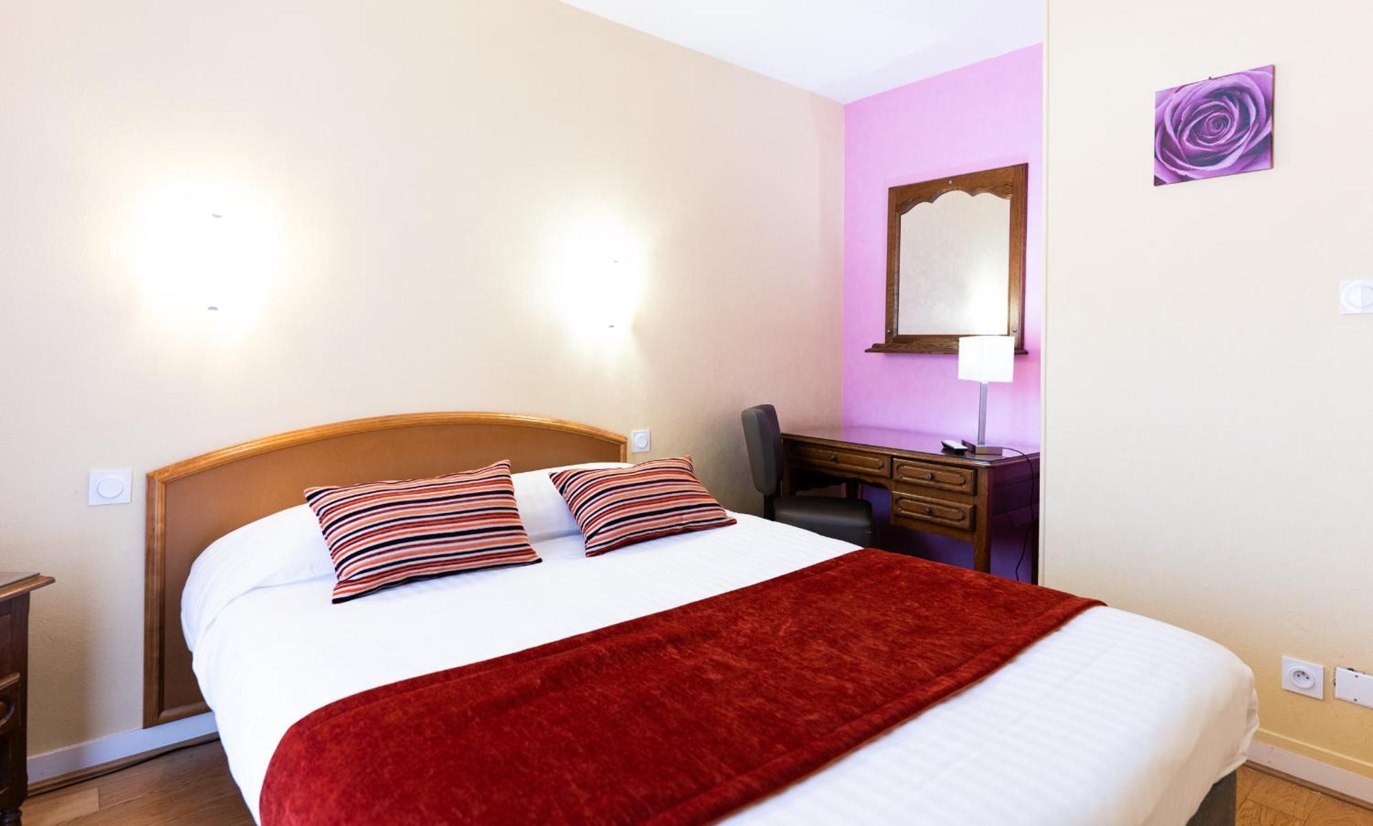 Hotel Cheval De Bronze رُمْيِريمو المظهر الخارجي الصورة