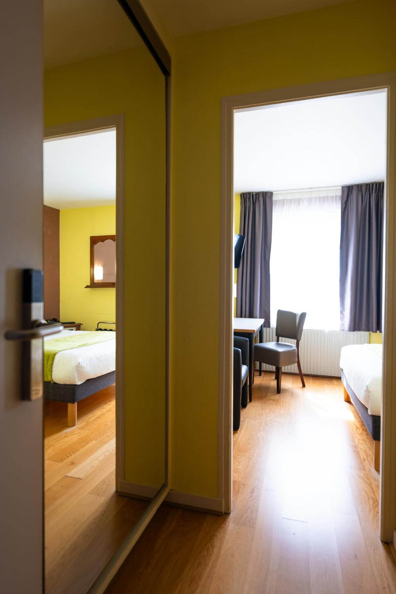 Hotel Cheval De Bronze رُمْيِريمو المظهر الخارجي الصورة