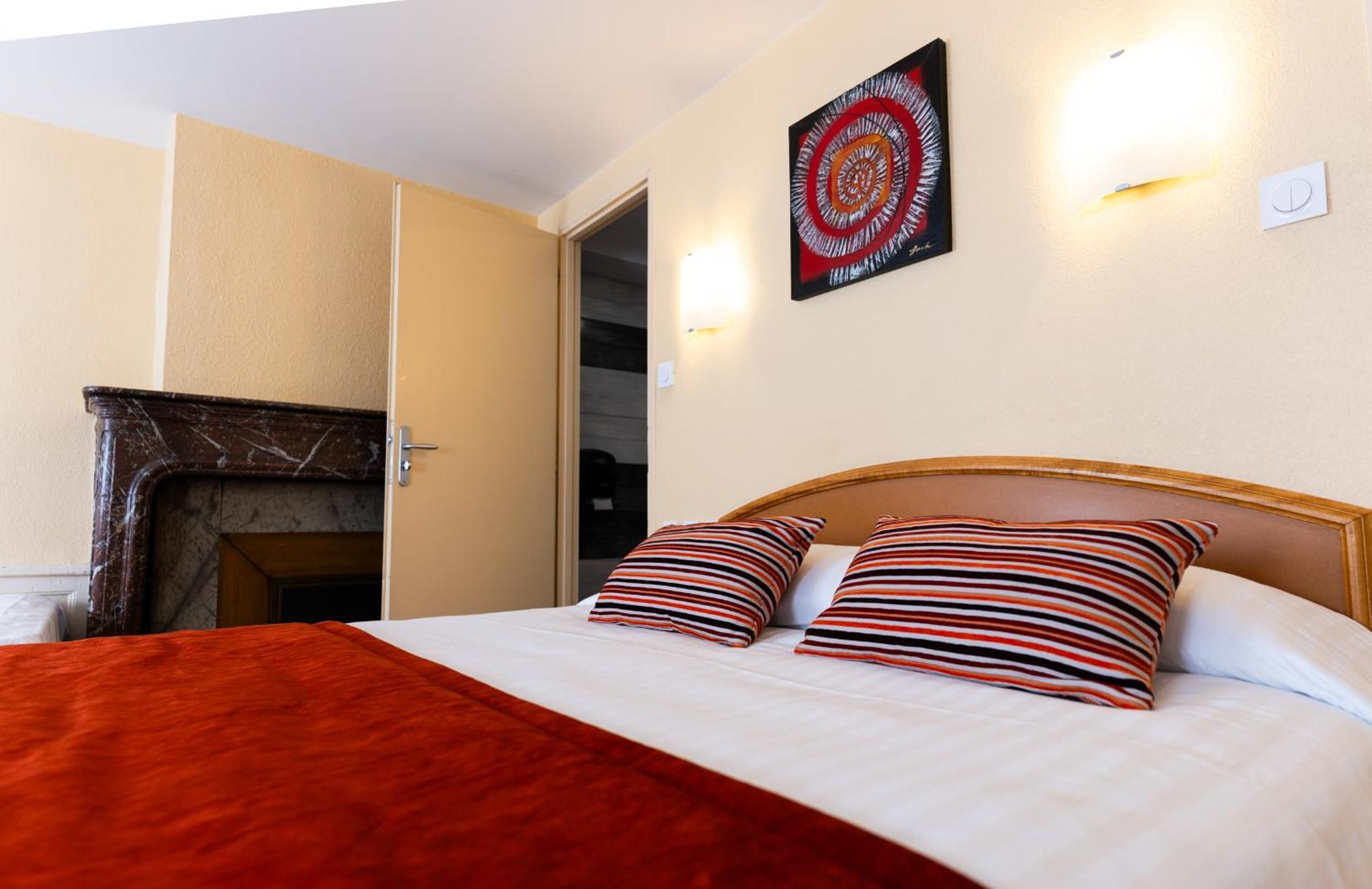 Hotel Cheval De Bronze رُمْيِريمو المظهر الخارجي الصورة