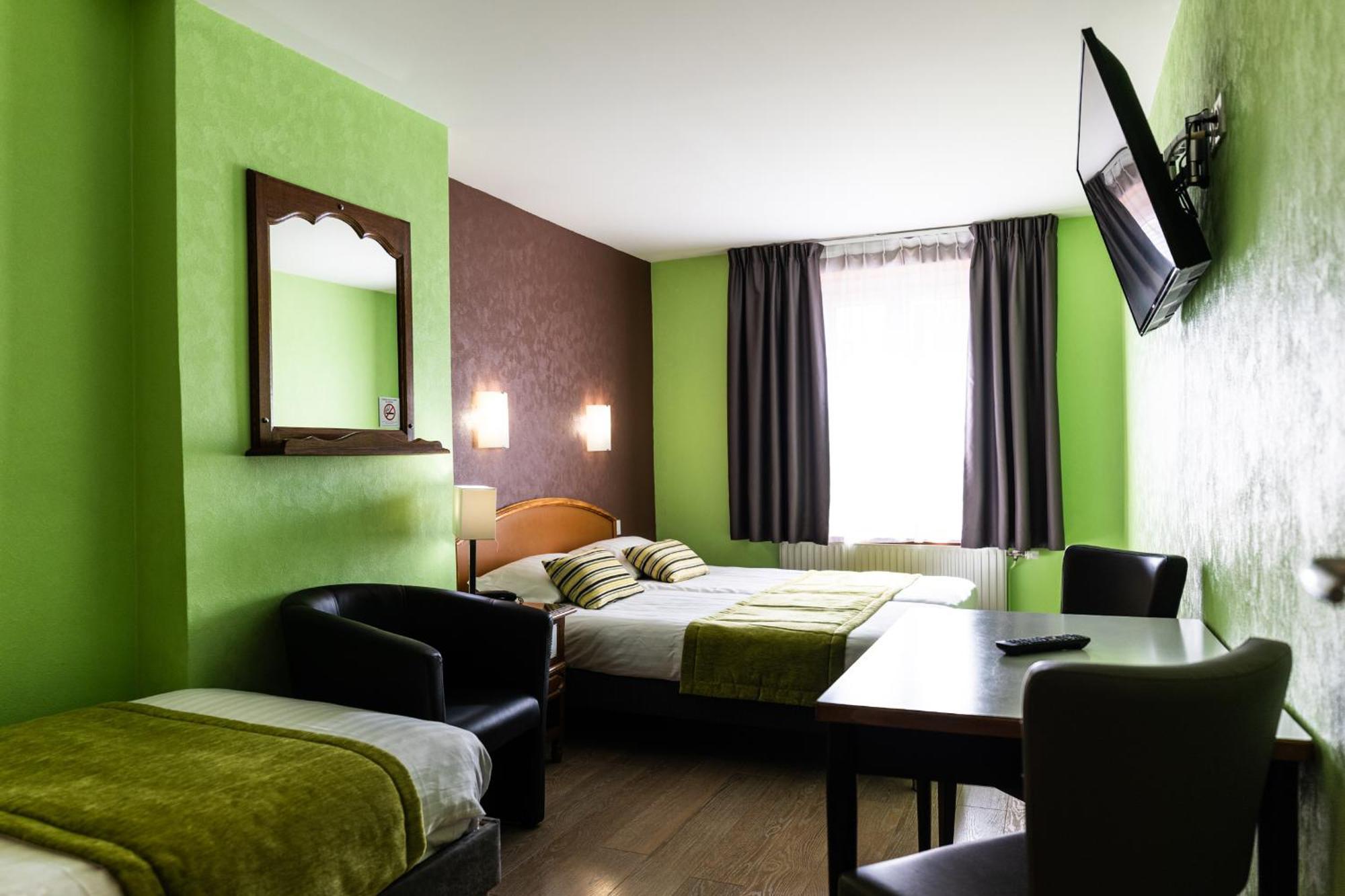 Hotel Cheval De Bronze رُمْيِريمو المظهر الخارجي الصورة