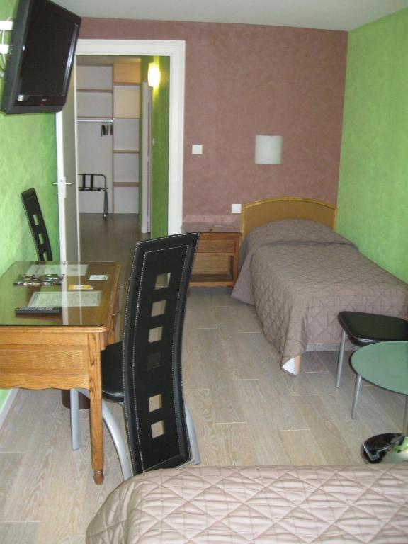 Hotel Cheval De Bronze رُمْيِريمو الغرفة الصورة