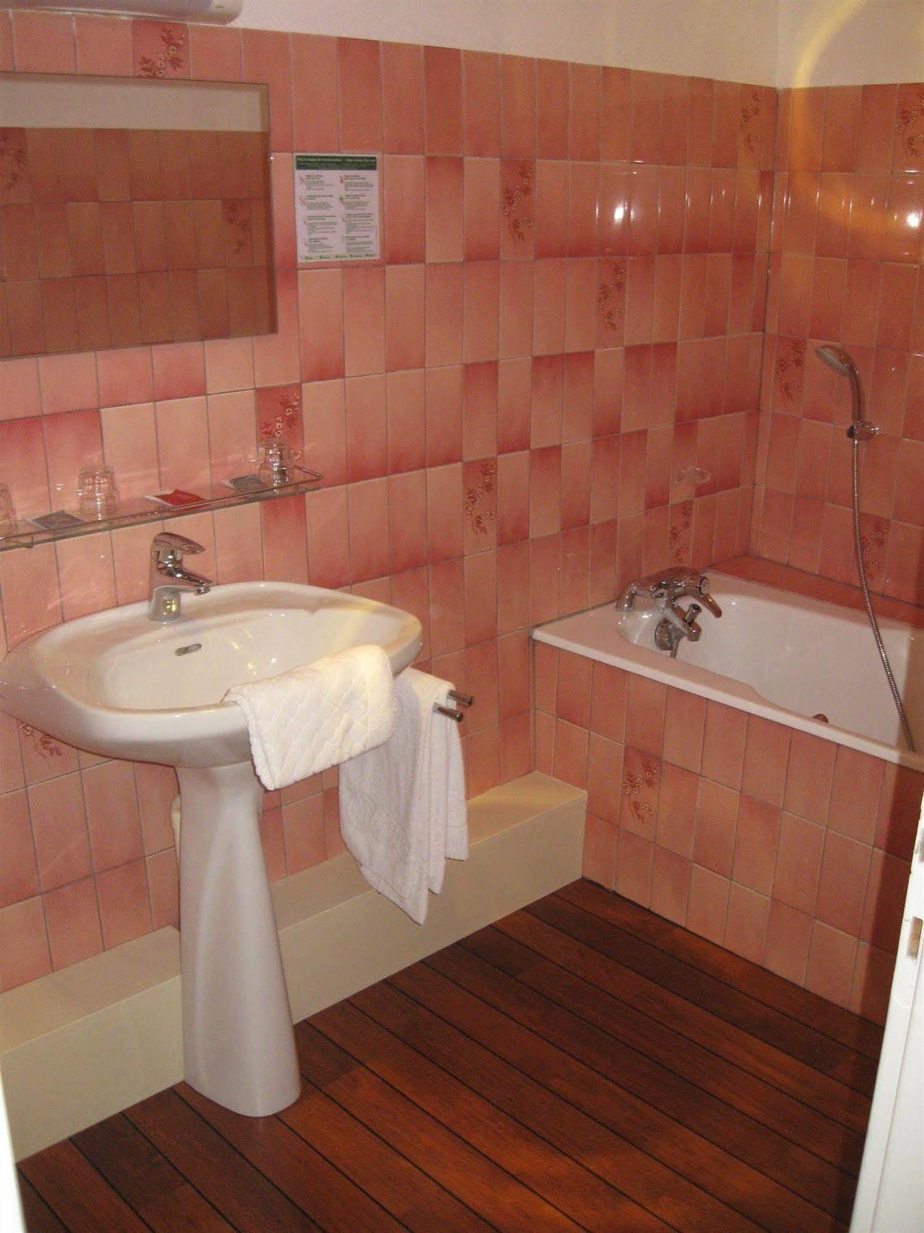 Hotel Cheval De Bronze رُمْيِريمو المظهر الخارجي الصورة