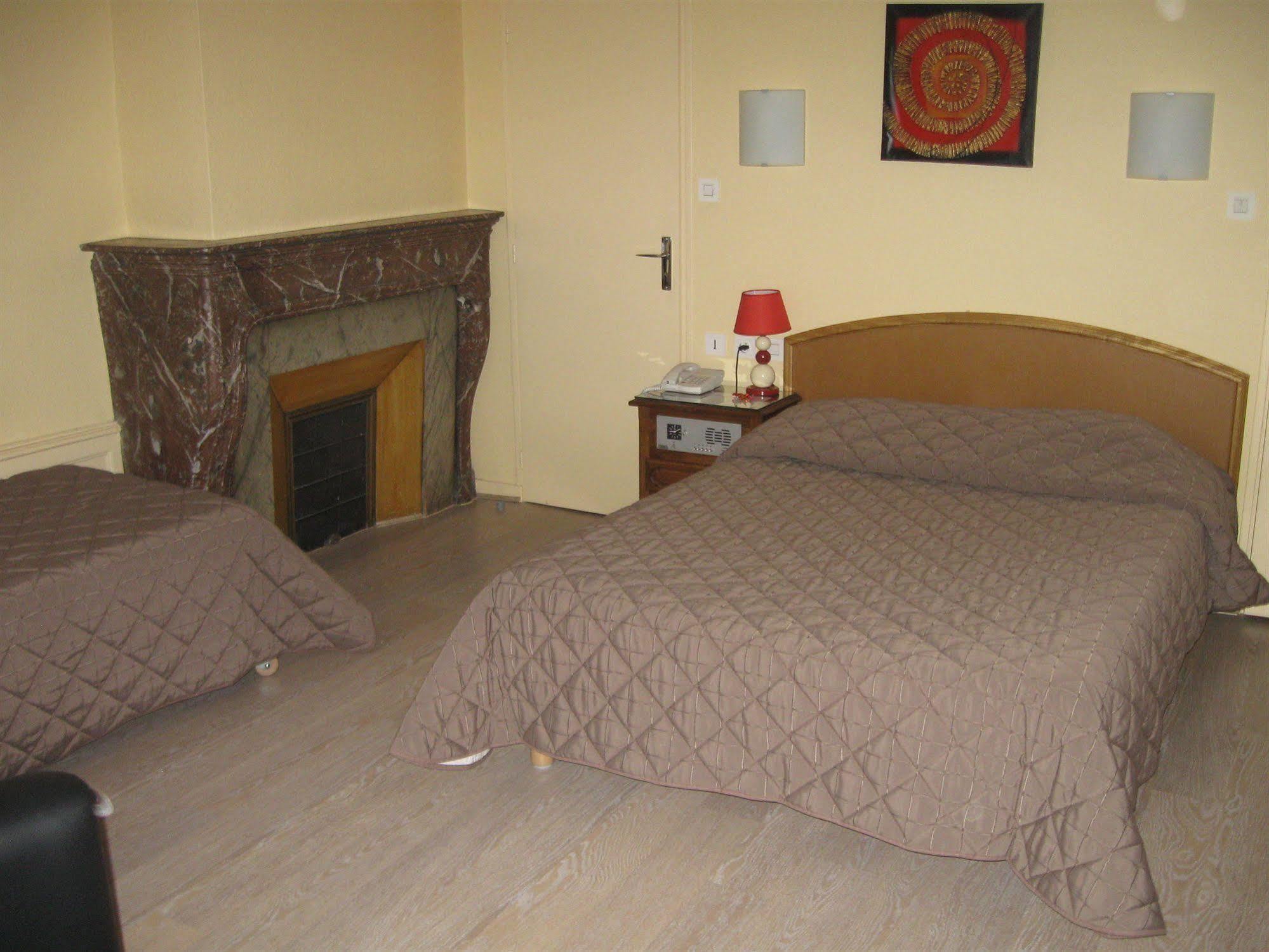 Hotel Cheval De Bronze رُمْيِريمو المظهر الخارجي الصورة