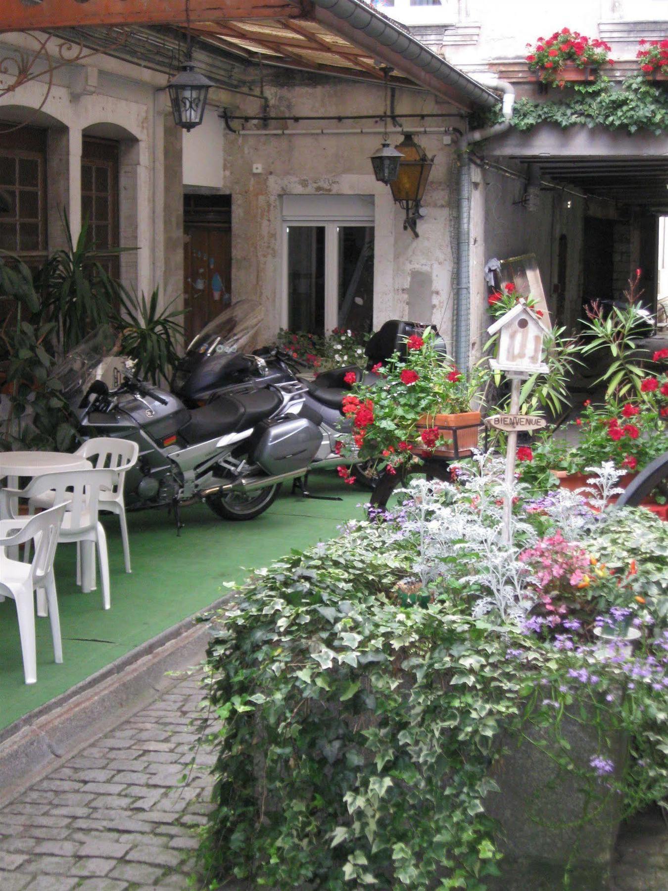 Hotel Cheval De Bronze رُمْيِريمو المظهر الخارجي الصورة